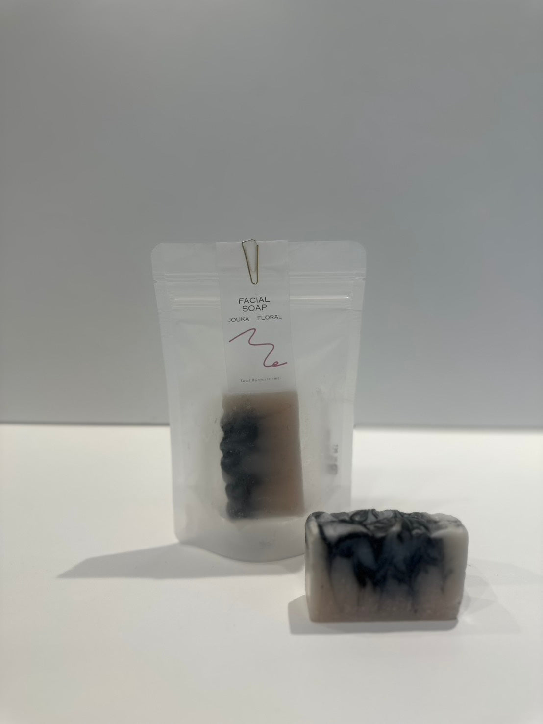 me<br>【予約販売】麻炭浄化石鹸(フローラル)  浄化